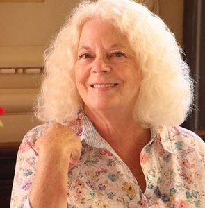 Meet your Posher, Sandy